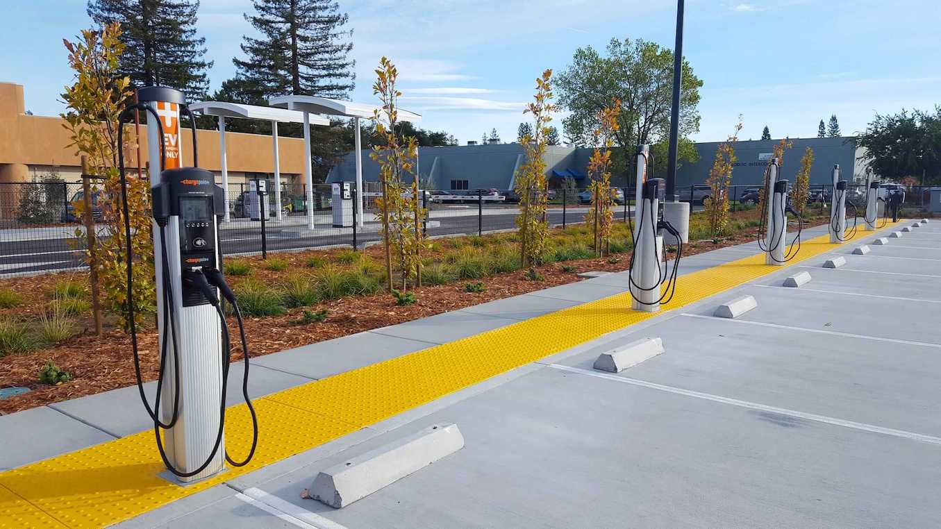 ChargePoint EV Charging Stations at Sonoma County Airport